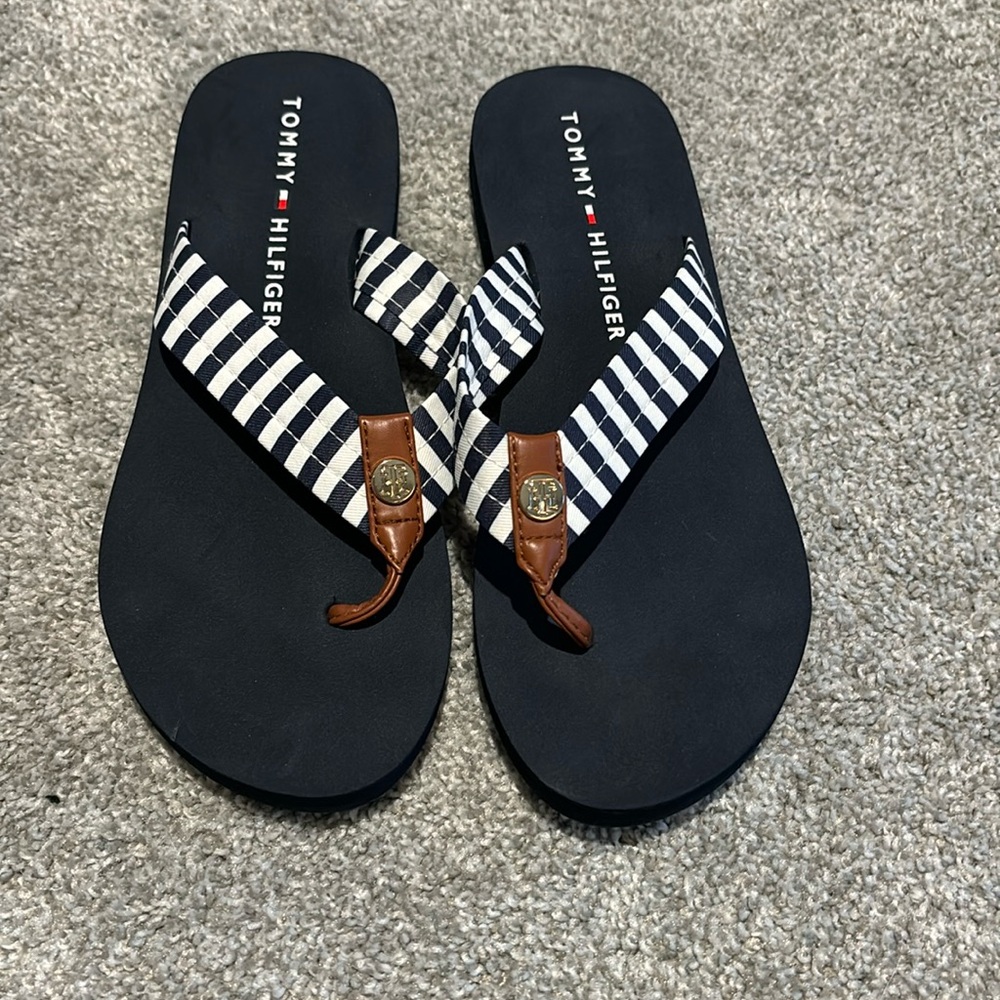 Tommy Hilfiger flip flops